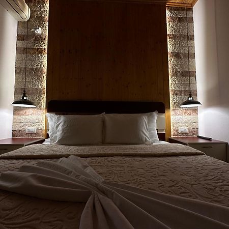 "Mani Guest House" จีโรคาสเตอร์ ภายนอก รูปภาพ