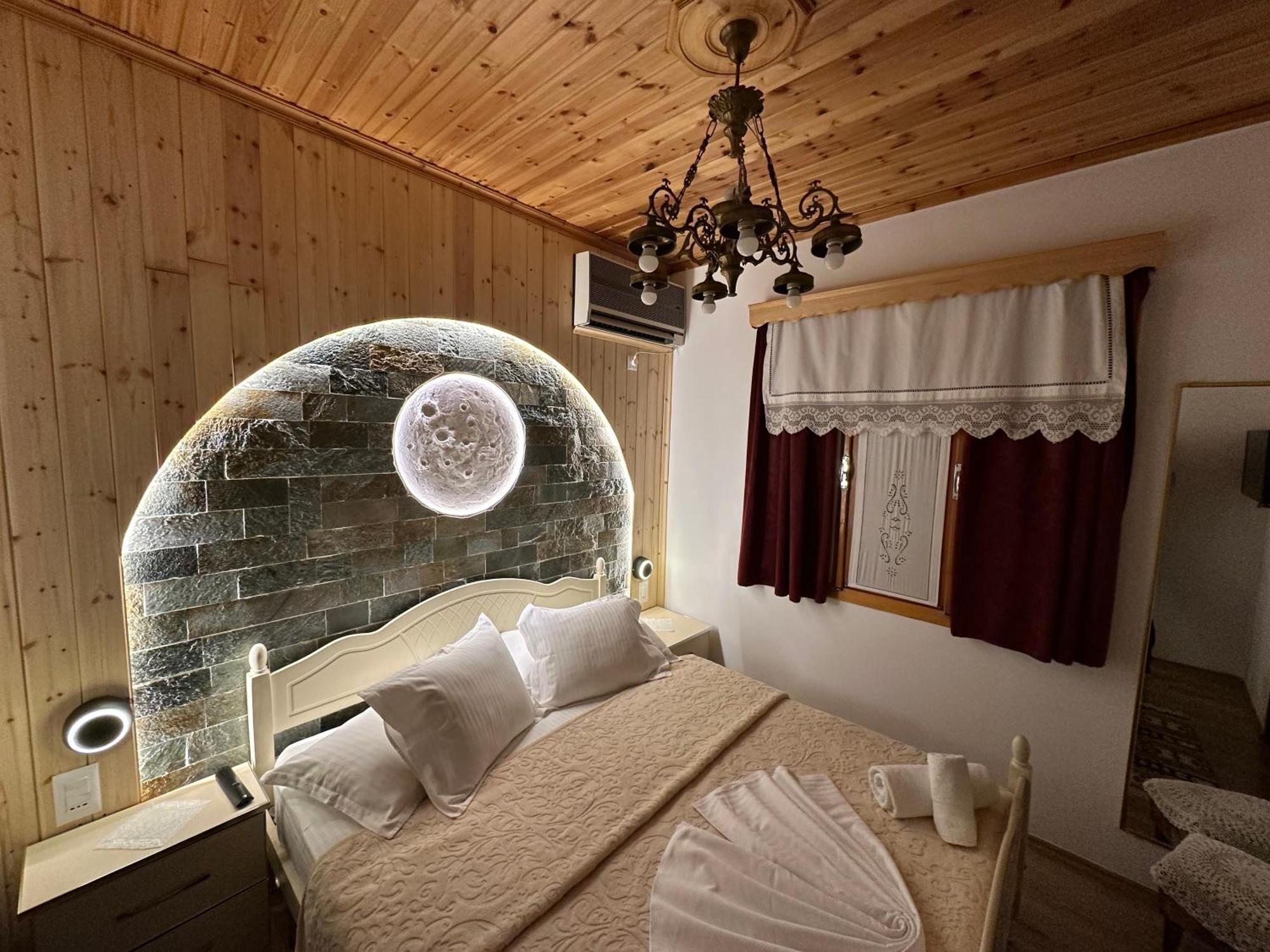 "Mani Guest House" จีโรคาสเตอร์ ภายนอก รูปภาพ