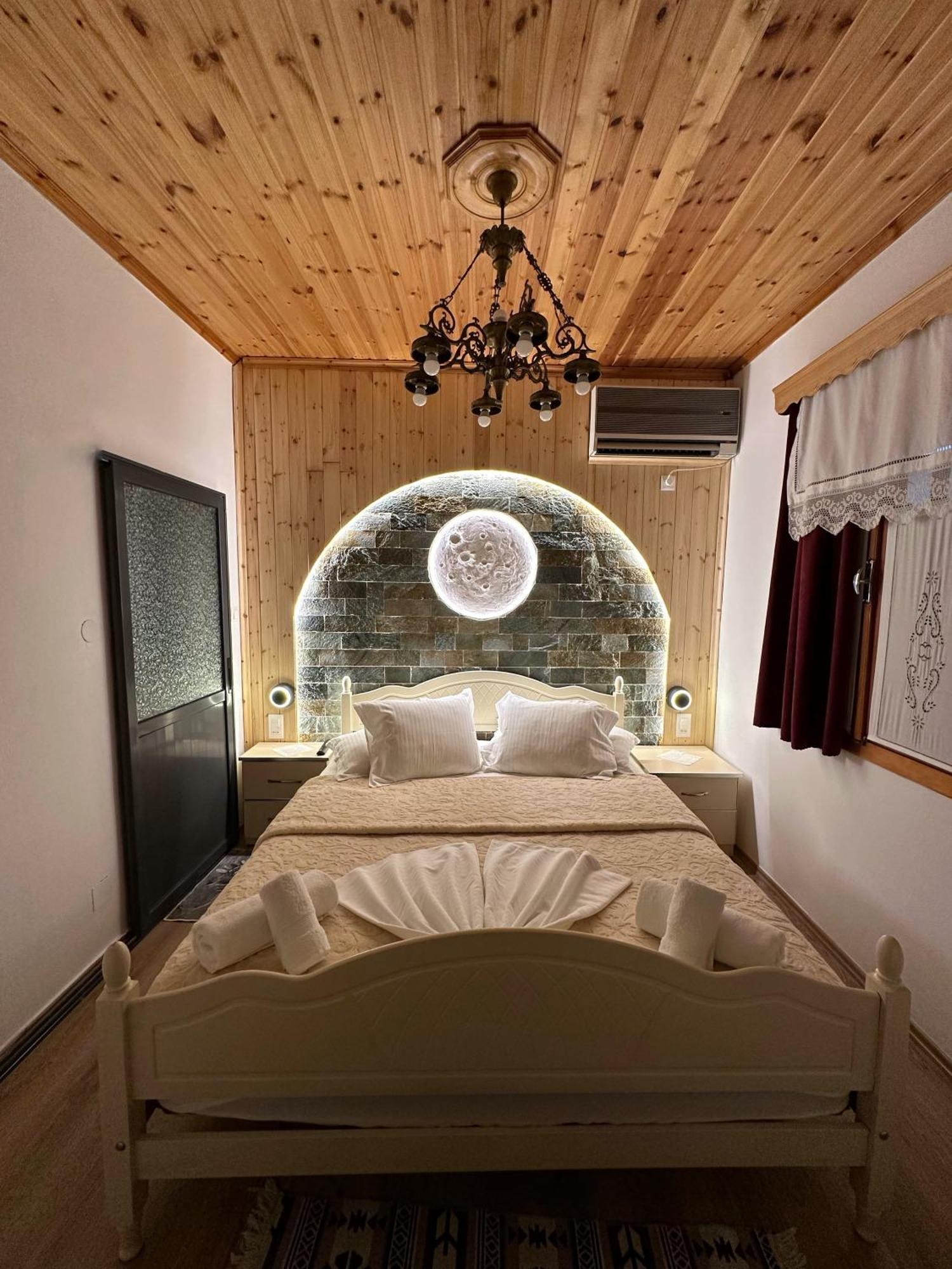 "Mani Guest House" จีโรคาสเตอร์ ภายนอก รูปภาพ