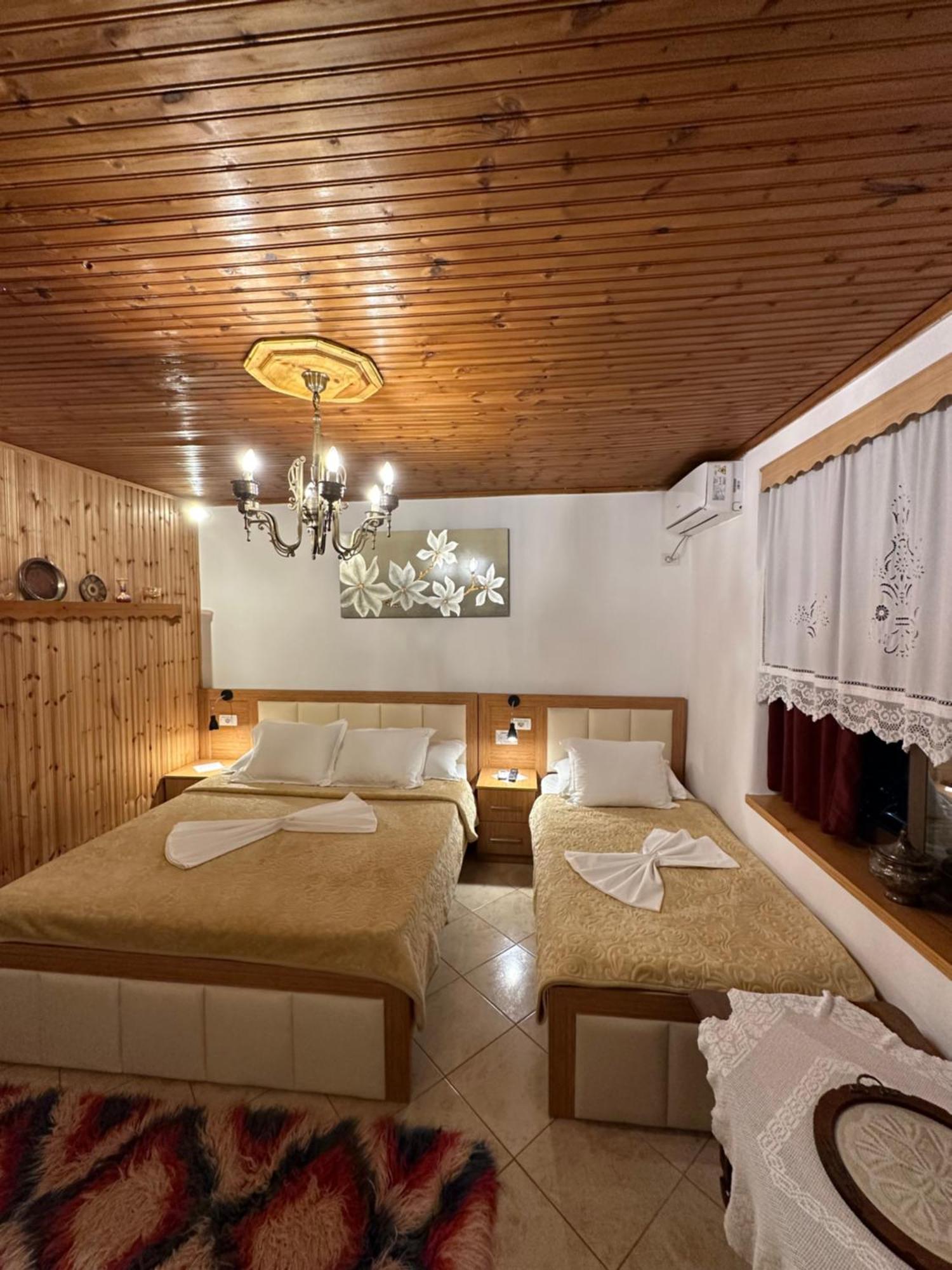 "Mani Guest House" จีโรคาสเตอร์ ภายนอก รูปภาพ