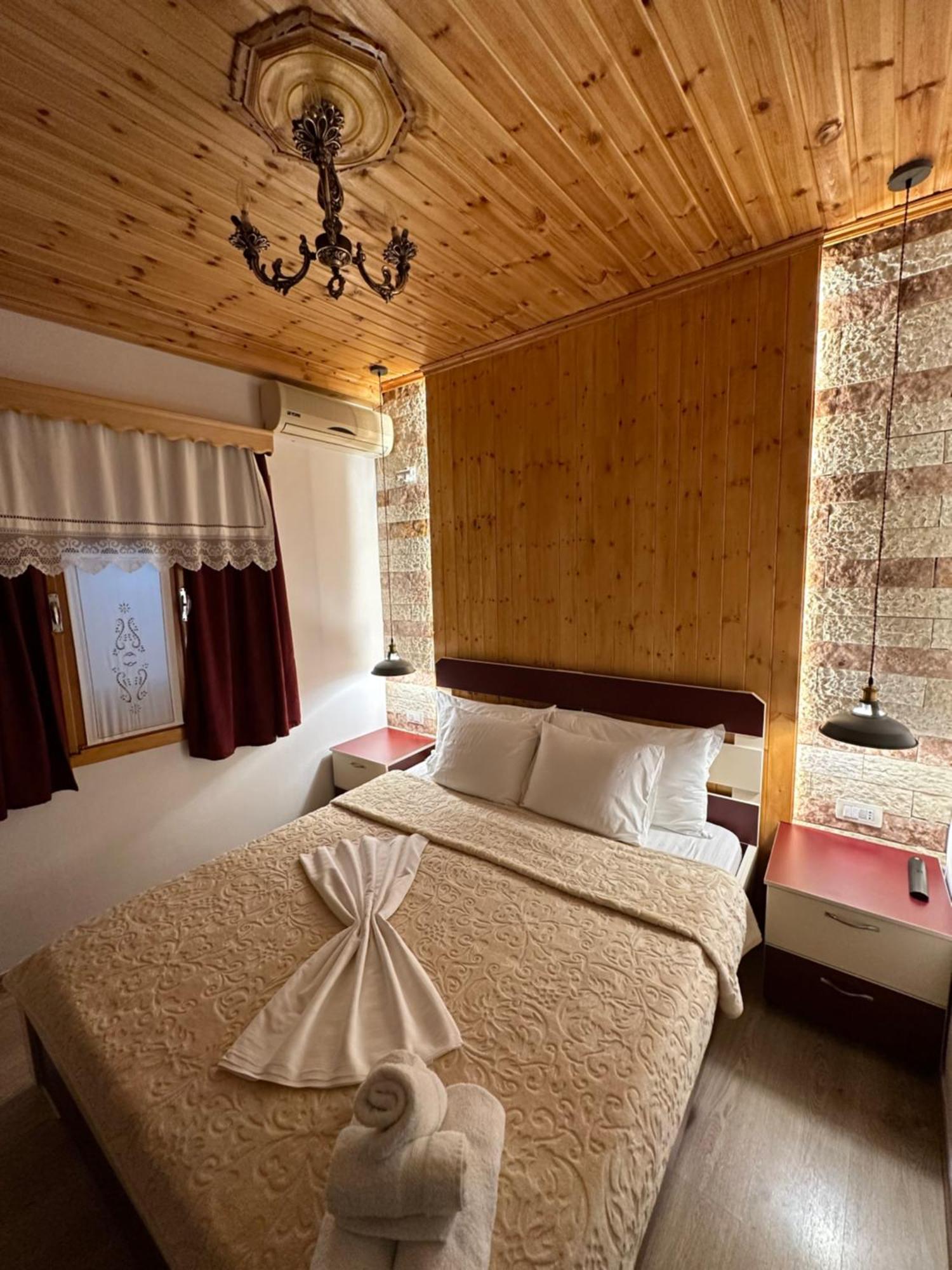 "Mani Guest House" จีโรคาสเตอร์ ภายนอก รูปภาพ