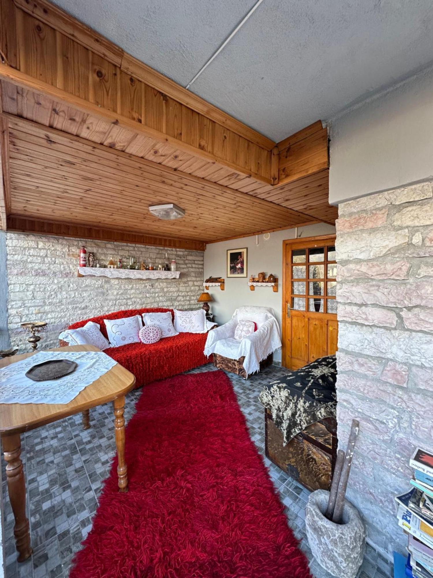"Mani Guest House" จีโรคาสเตอร์ ภายนอก รูปภาพ